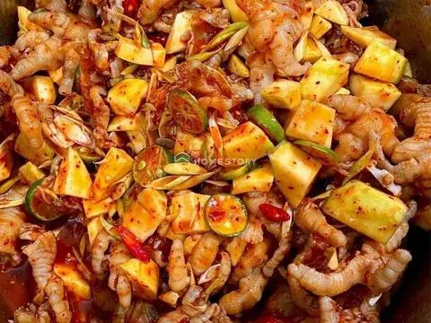 Hình ảnh Chân Gà rút xương sốt thái 
