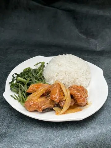 Hình ảnh Cơm gà chiên nước mắm