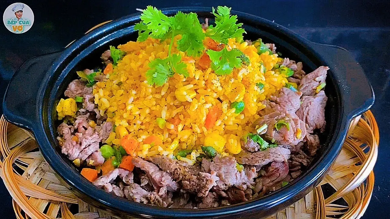 Hình ảnh Cơm chiên bò cháy tỏi