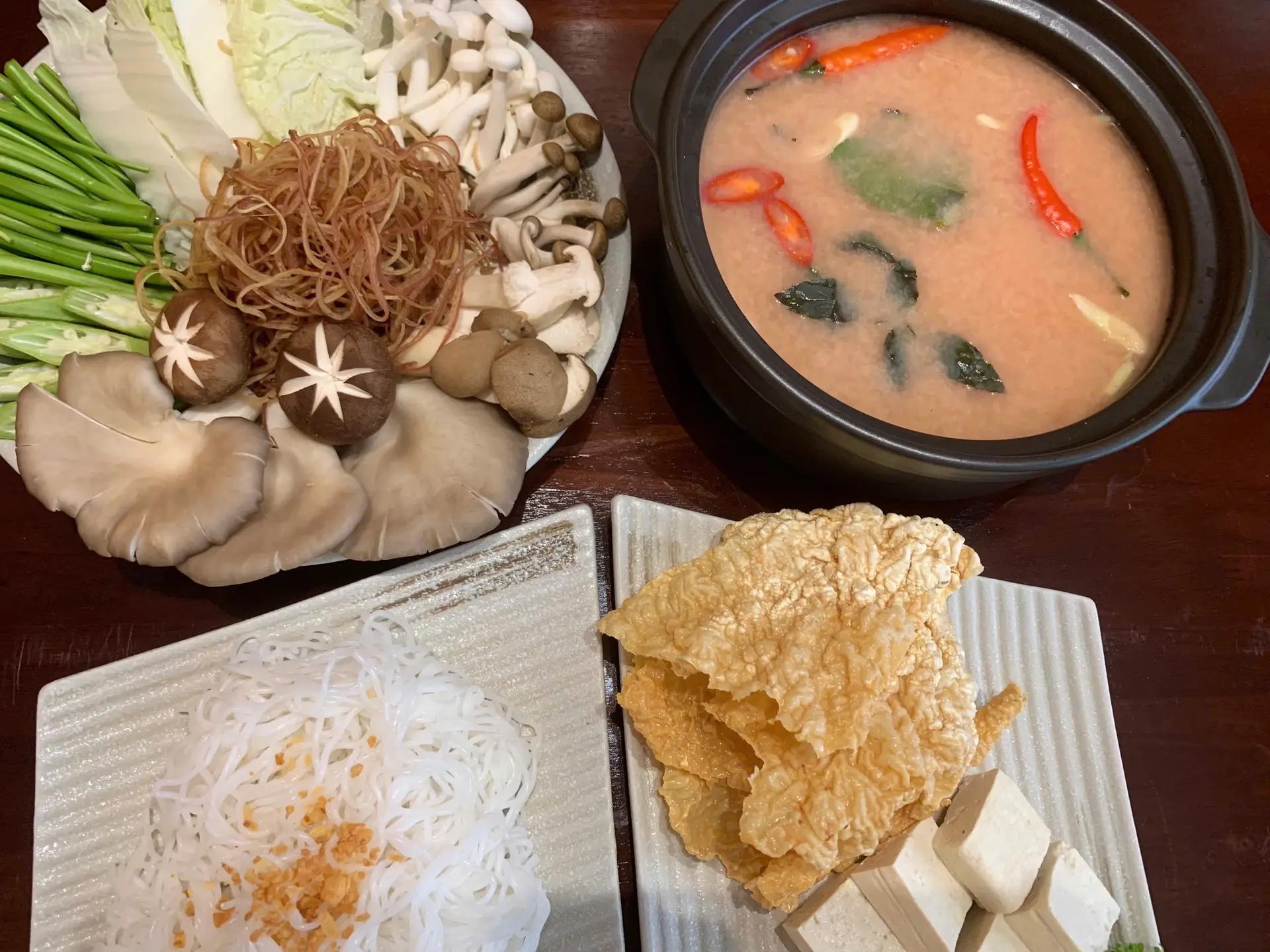 Hình ảnh Lẩu nấm Tomyum nhỏ/ Small Tomyum hotpot