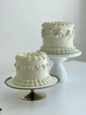 Hình ảnh Bánh kem 12cm cổ điển trắng