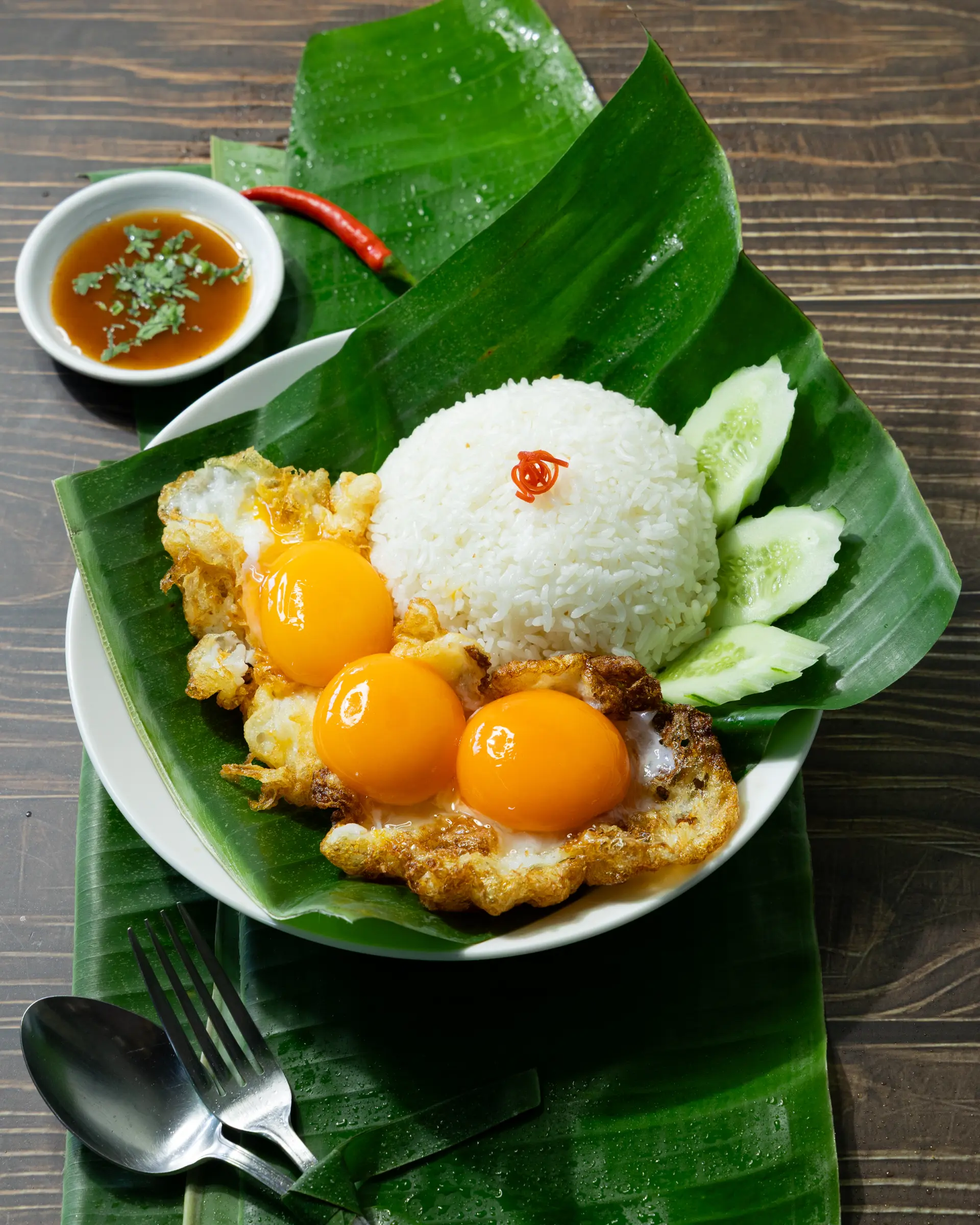 Hình ảnh Cơm 3 Trứng Chiên Giòn Sốt Tự Chọn 