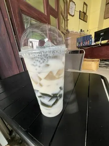 Hình ảnh xu xoa,sương sam,hạt é,sữa đậu nành ly 700ml