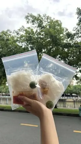 Hình ảnh Combo bánh tráng sa tế tỏi ớt
