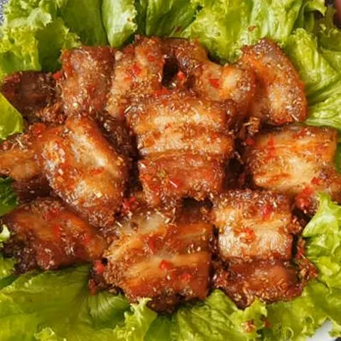 Hình ảnh Ba rọi heo chiên sả ớt