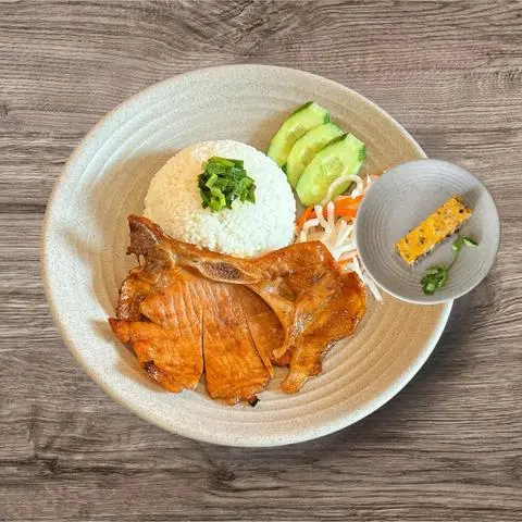 Hình ảnh Cơm tấm sườn chả