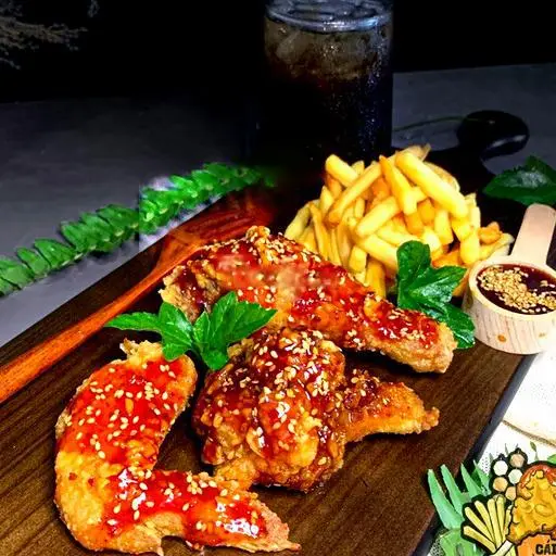 Hình ảnh Combo 2 : 2 miếng Cánh gà & 1 Đùi + Khoai/Tokbokki + Coca/Pepsi