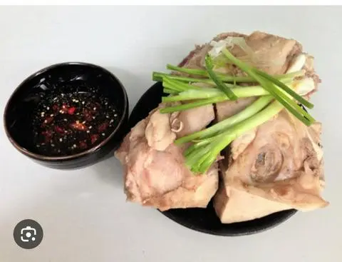 Hình ảnh Má heo hấp hành