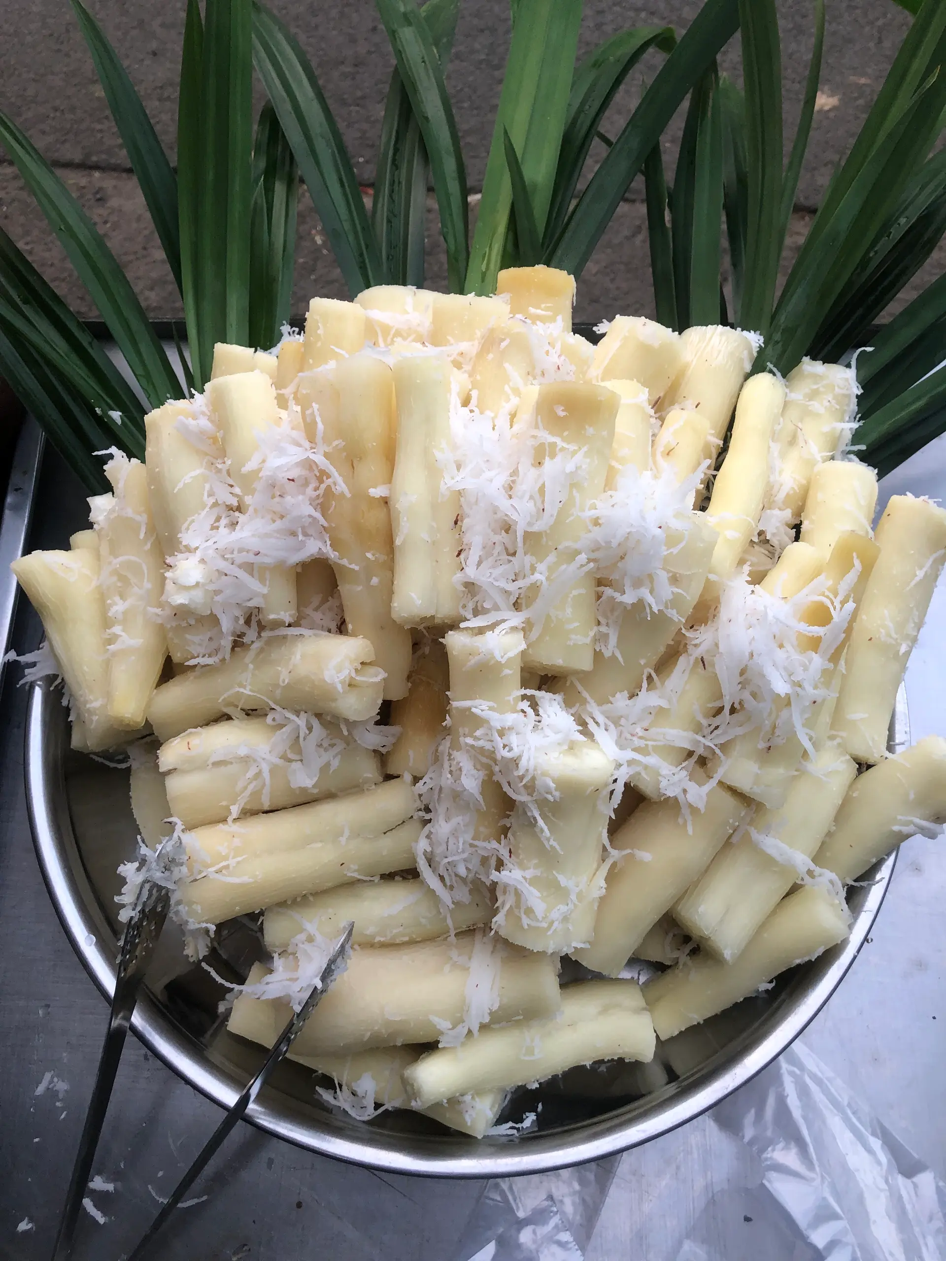 Hình ảnh Khoai mì hấp cốt dừa 350gr