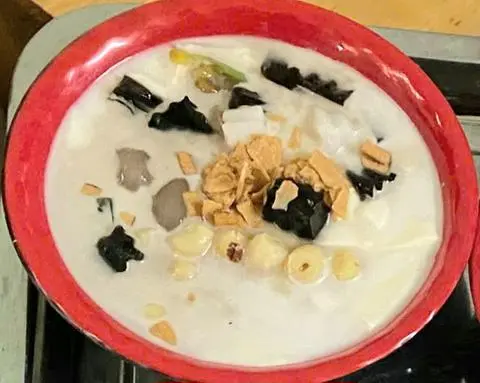 Hình ảnh Chè thập cẩm hạt sen