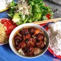 Hình ảnh Bún chả lẫn - nem rán