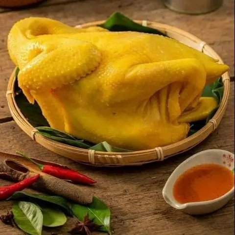 Hình ảnh Gà ri ủ muối nguyên con có chân đầu
