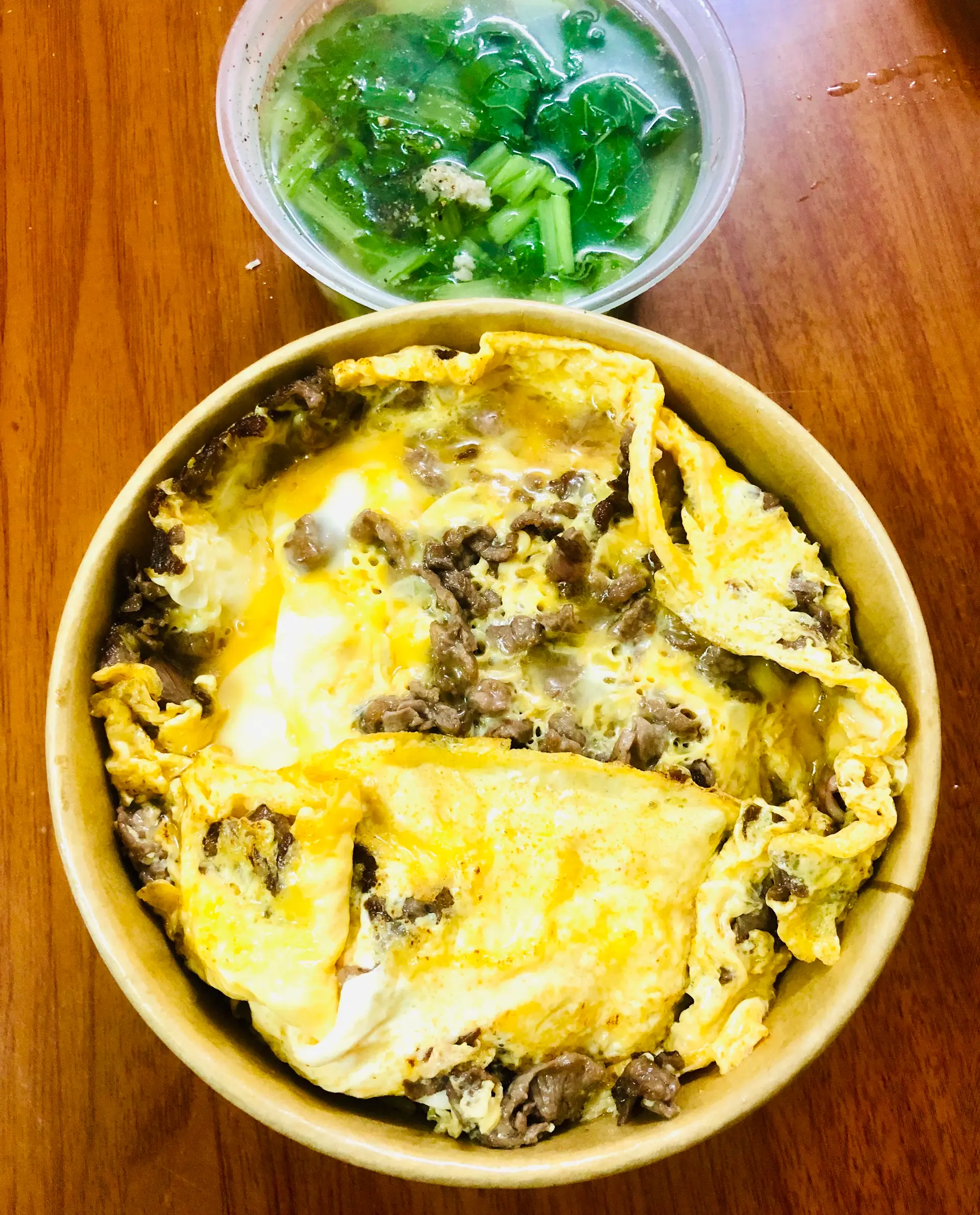 Hình ảnh Cơm Chiên Bò Bằm Phủ Trứng 