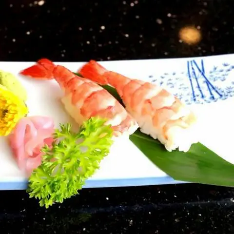 Hình ảnh SUSHI EBI NIGIRI - Shrimp sushi - Tôm tươi luộc