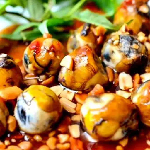 Hình ảnh Hột vịt lộn xào me chua chua ngọt ngọt