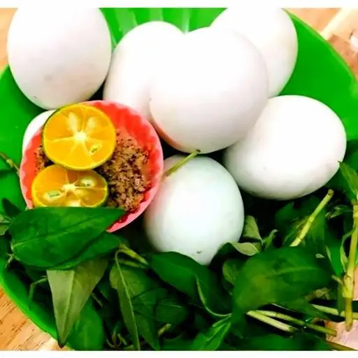 Hình ảnh Hột vịt hấp nước dừa và xã 5 trứng