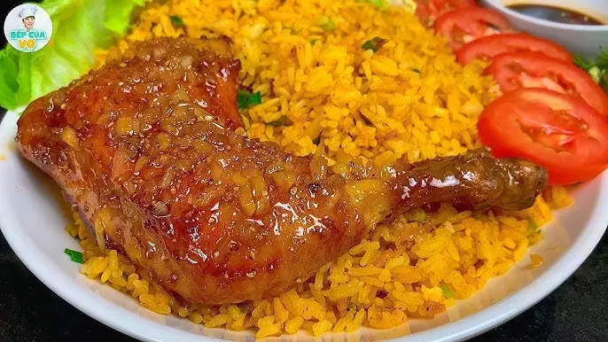 Hình ảnh cơm gà Mắm tỏi