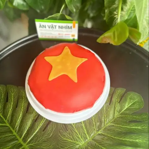 Hình ảnh Bánh Crepe Sầu Riêng Riêng Cờ Đỏ Sao Vàng Phiên Bản Đặc Biệt