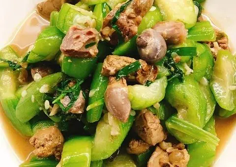 Hình ảnh Cơm Tim Mề Gà Xào Mướp Hương