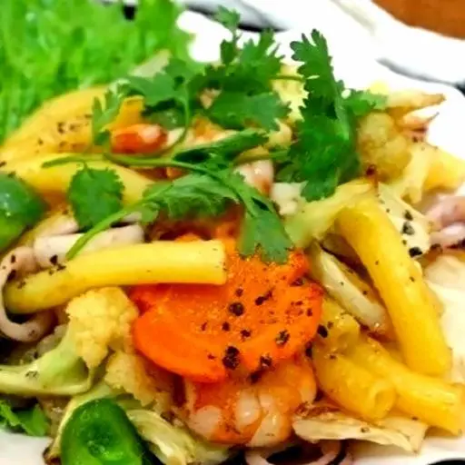 Hình ảnh Nui xào thập cẩm