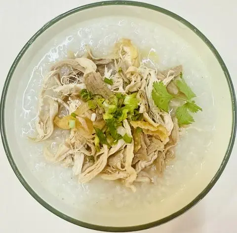 Hình ảnh  Cháo gà xé phay