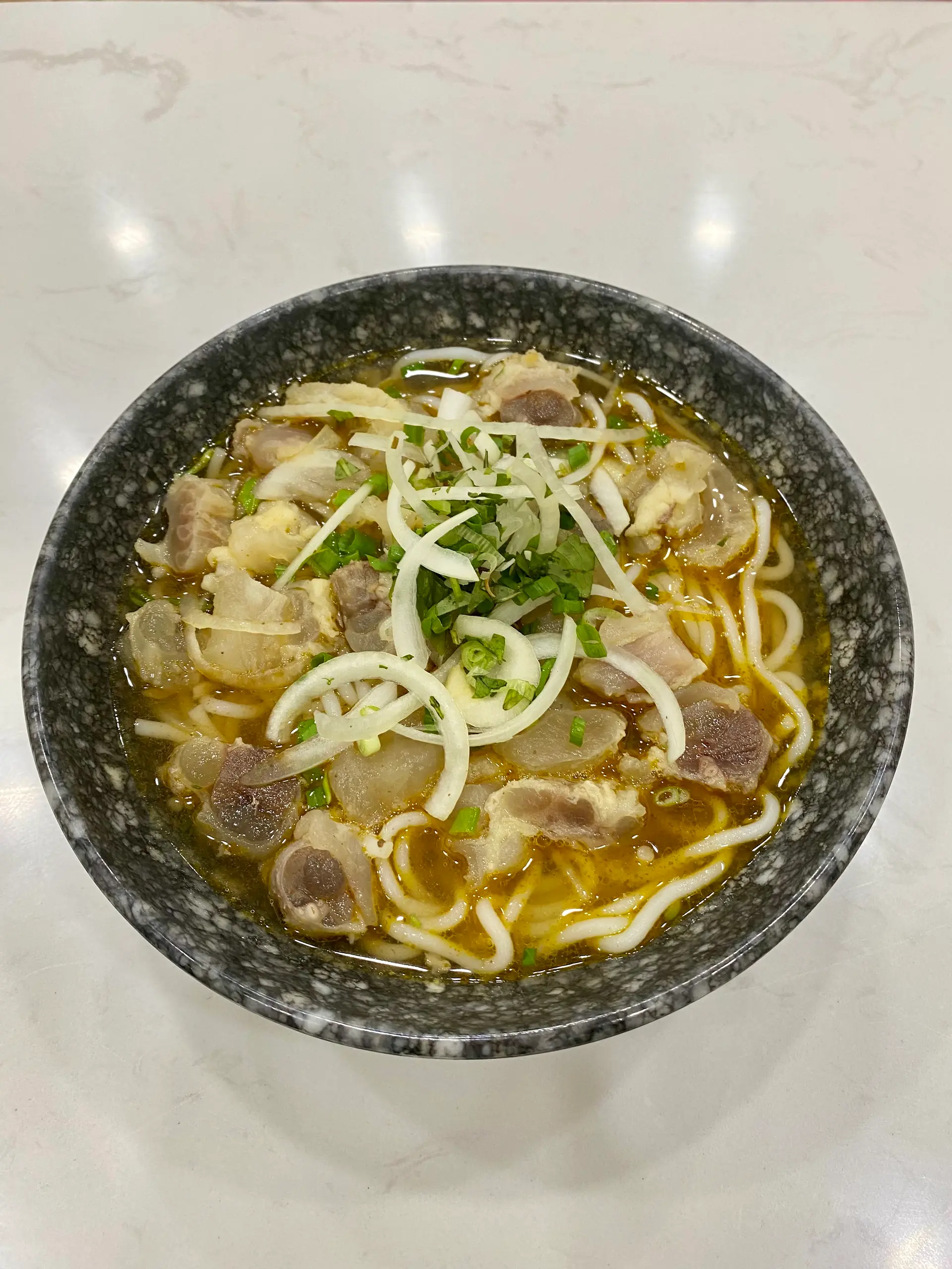 Hình ảnh Bún bò gân, chả 