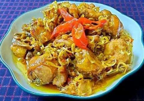 Hình ảnh Cơm Gà Ta Kho Sả Ớt