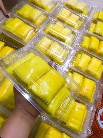 Hình ảnh Hộp 6 cái bánh crep sầu riêng (full sầu riêng)