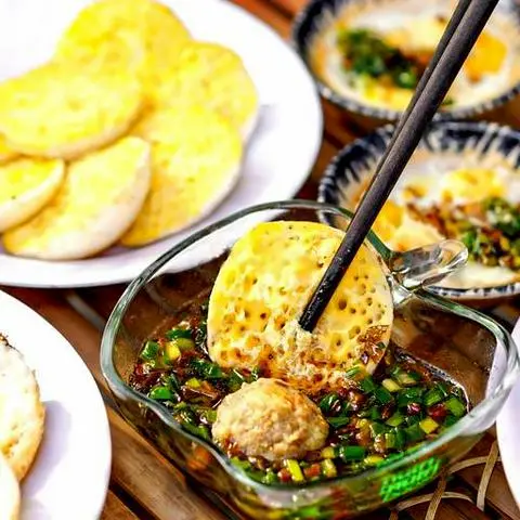 Hình ảnh Bánh căn trứng gà - 1 xíu mại - 8 cái
