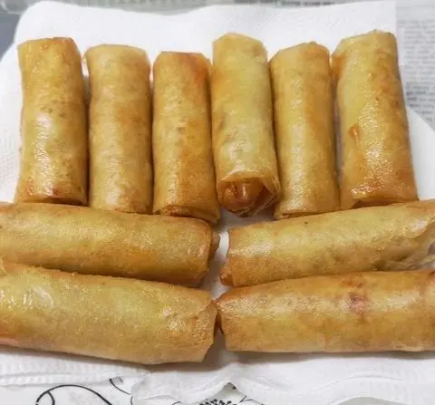 Hình ảnh Combo 10 cuốn chả giò tôm thịt chiên giòn