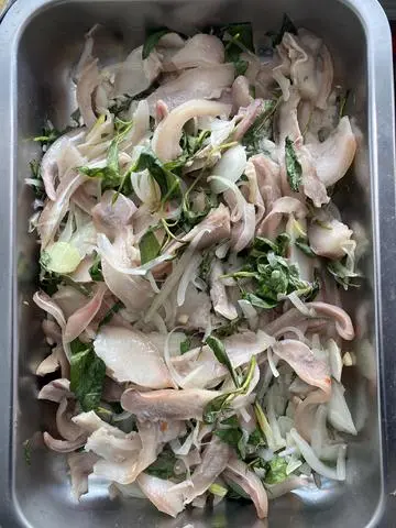 Hình ảnh tai heo trộn 