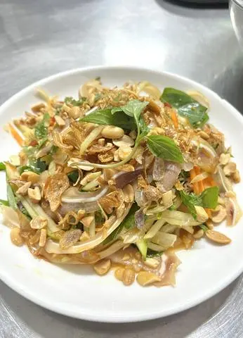 Hình ảnh Gỏi đu đủ tai heo