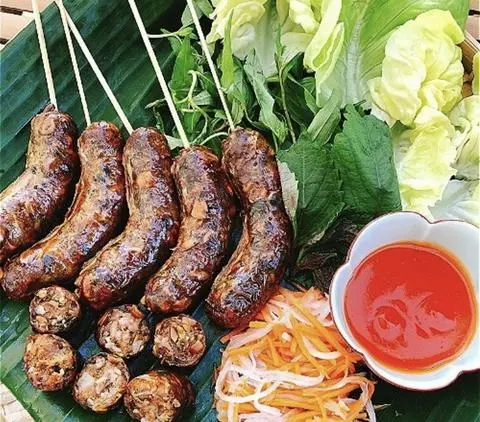 Hình ảnh Cơm chiên trứng 1 cây dồi sụn