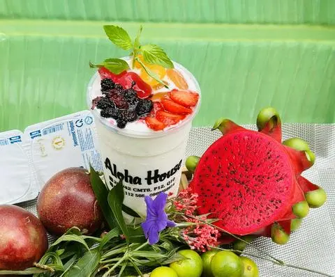 Hình ảnh Sữa chua dâu tây mix dâu tằm
