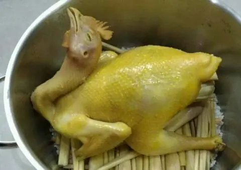 Hình ảnh Gà tre hấp muối