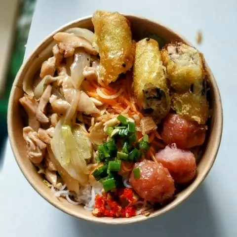 Hình ảnh Bún thịt xào ( đặc biệt)
