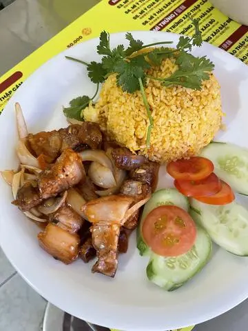 Hình ảnh Cơm ba rọi chiên sốt me