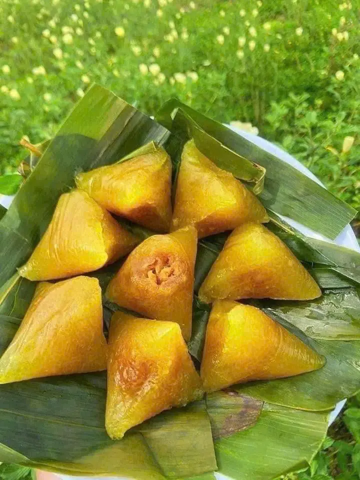 Hình ảnh BÁNH Ú TRO LÁ TRE ( phần nhỏ 5 cái )