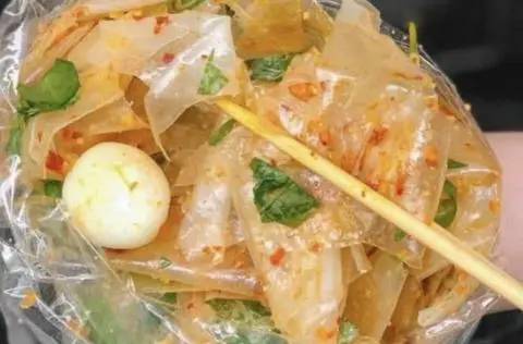 Hình ảnh Bánh tráng tỏi ớt ( ít cay)