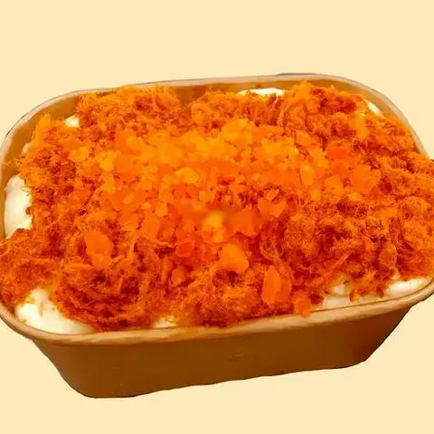 Hình ảnh Bông lan trứng muối gà cay lớn