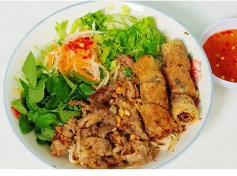 Hình ảnh Bún Thịt Xào ,Trứng