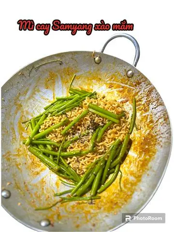 Hình ảnh Mì cay Samyang xào mắm 
