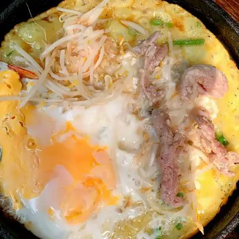 Hình ảnh Bánh xèo thịt - trứng gà ta