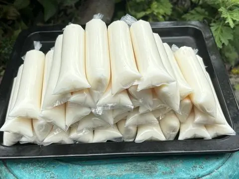 Hình ảnh Combo 10 Túi Sữa Chua Ít Ngọt Vị Nguyên Bản - Ăn Vặt Tuổi Thơ