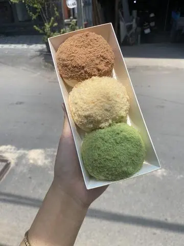 Hình ảnh Hộp 3 Bánh Custard Thơm Béo Ngậy