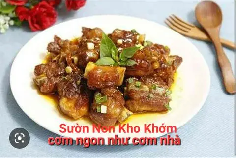 Hình ảnh Cơm Sườn Non Kho Khớm