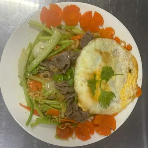 Hình ảnh Mì xào bò trứng
