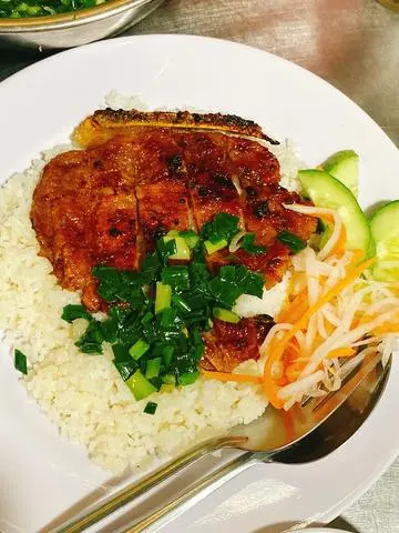 Hình ảnh Cơm tấm sườn nướng(hình thật quán tôi)