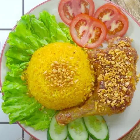 Hình ảnh Cơm Chiên Gà Mắm Tỏi