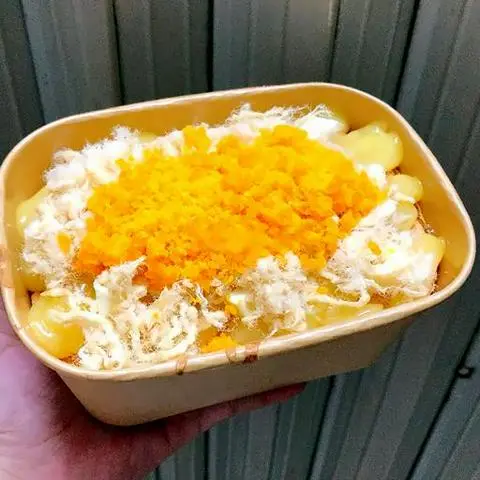 Hình ảnh Bông lan trứng muối sốt bơ trứng lớn